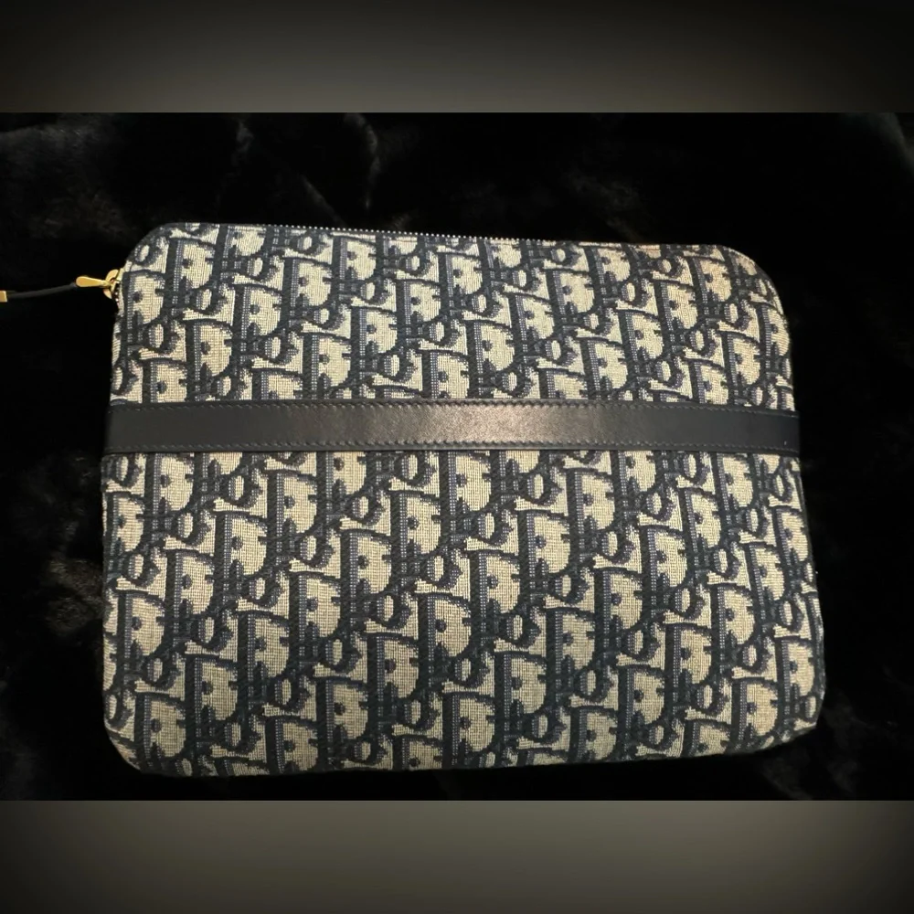 Authentic Dior Travel Kit - Picture 4 of 9
